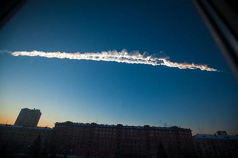 Twin smoke trail of the Chelyabinsk bolide